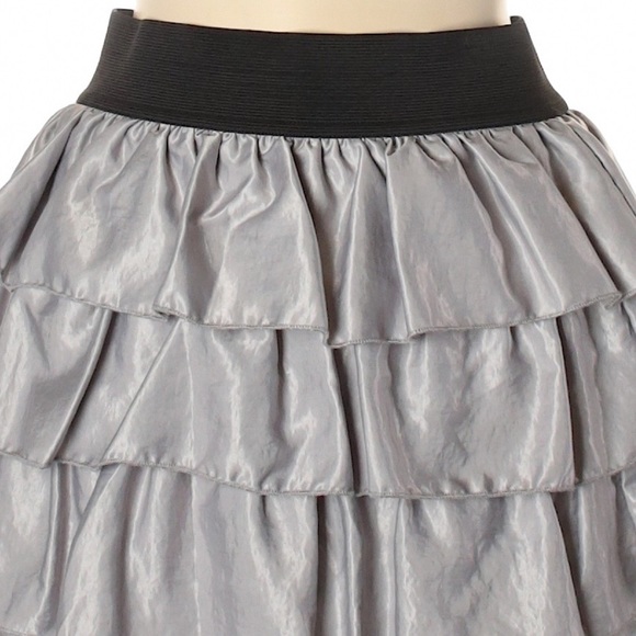 Material Girl Silver Metallic Ruffled Mini Skirt - Picture 6 of 12